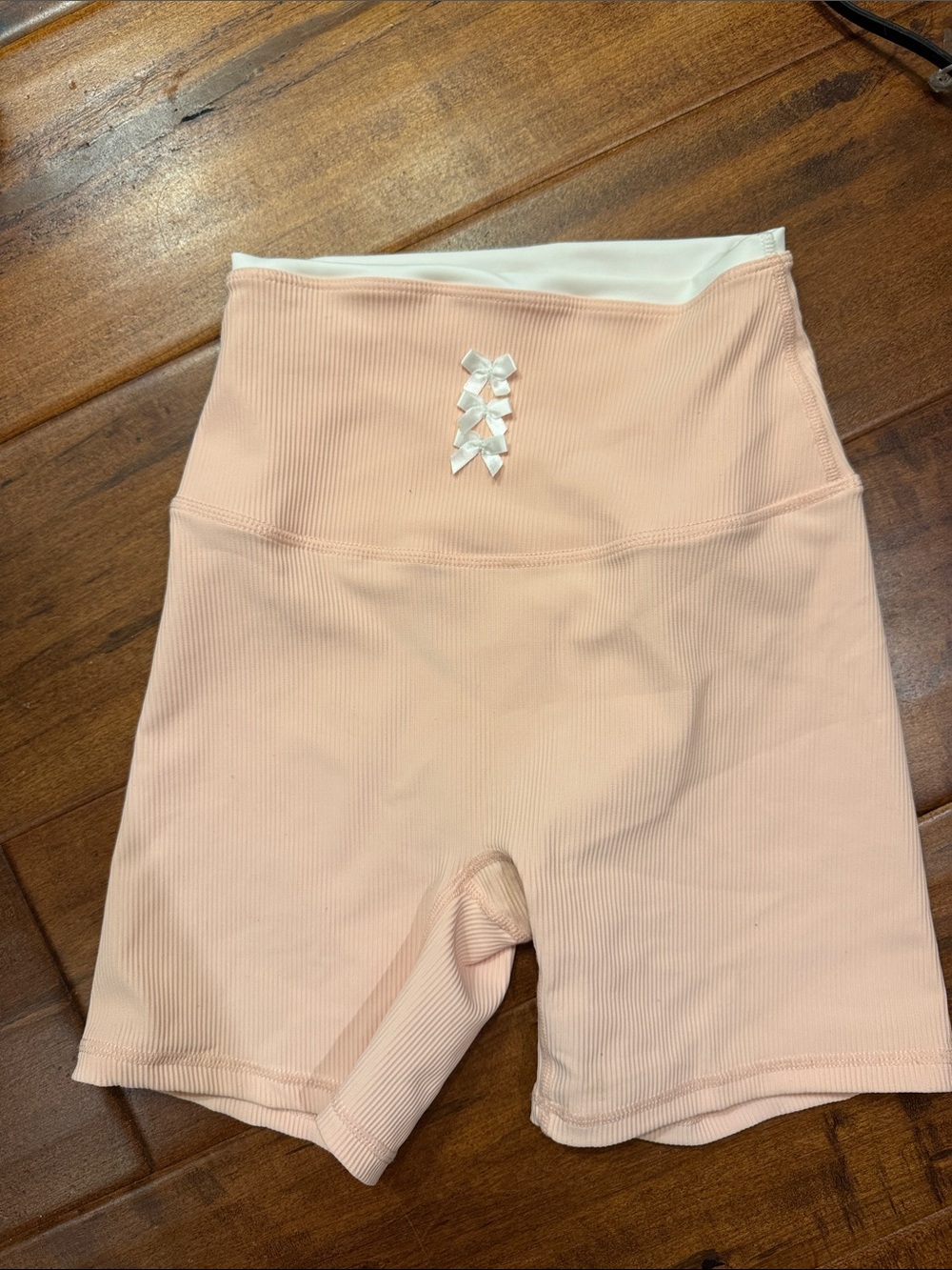 High-Waist Peach Ribbed Women’s Bike Shorts with Bow Detail